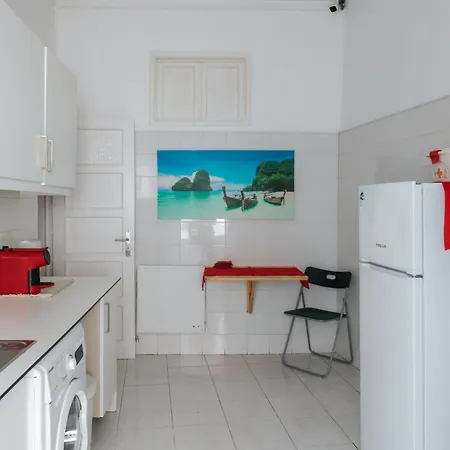 Aquilla Family 304 Лиссабон