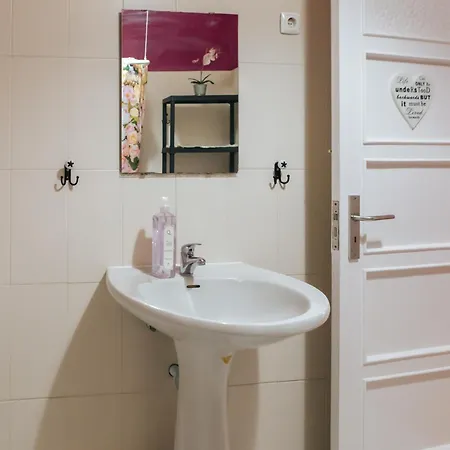 Aquilla Family 304 Лиссабон