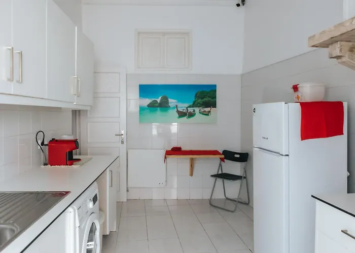 Aquilla Family 304 Лісабон