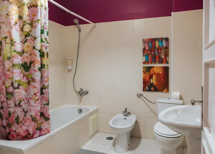 Проживання в сім'ї Aquilla Family 304 Лісабон